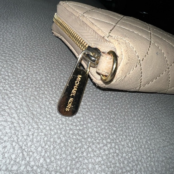 Michael Kors Wallet - Picture 7 of 7